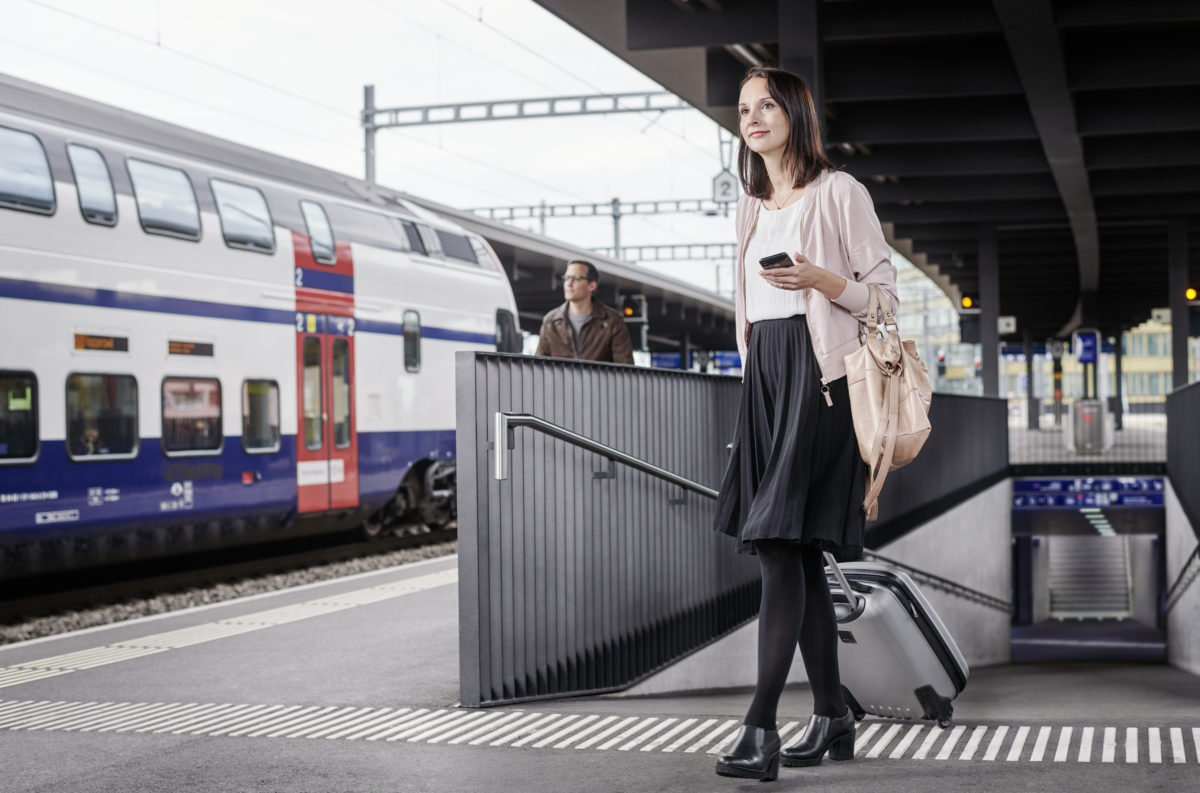 Geschäftsreise per Mausklick Mit dem neuen SBB Businesstravel stehen Geschäftskunden diverse Servicekanäle zur Verfügung. Ob für den Billettkauf, die Mobilitätsoptimierung oder das Verwalten von Reisekosten.