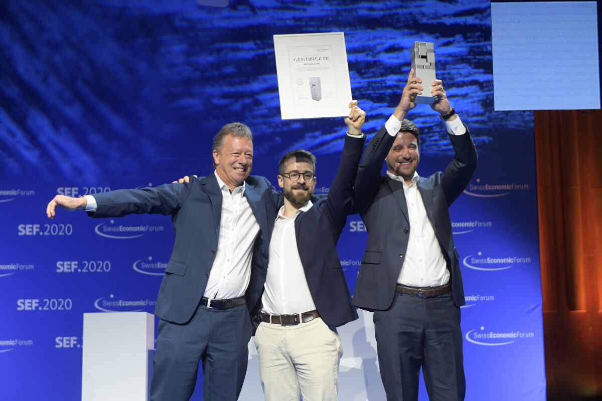 Ausgezeichnete Jungunternehmen Anybotics, bestsmile und reCIRCLE: So heissen die Gewinner des diesjährigen Swiss Economic Award. Die drei Start-ups setzten sich gegen über 180 Mitbewerbende durch.