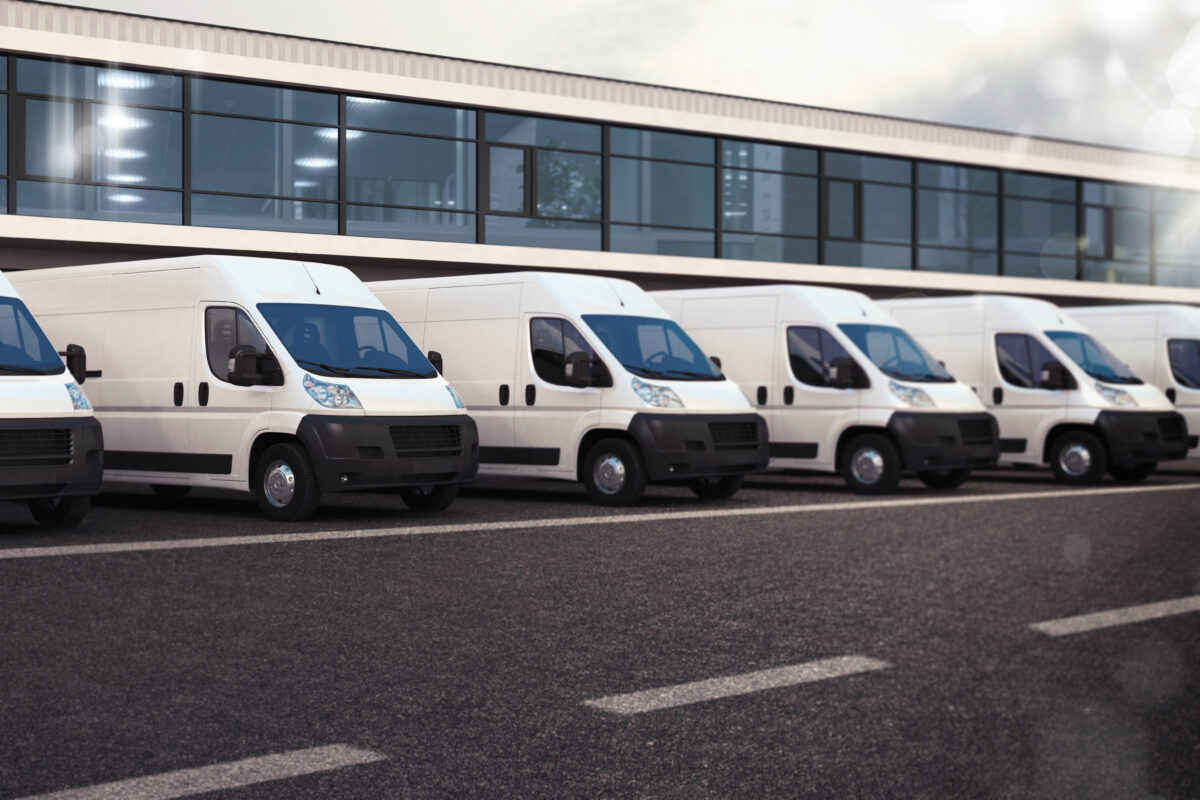 Gutes Flottenmanagement senkt Kosten Lieferwagen für den Kurierdienst. Geschäftsfahrzuge für den Aussendienst. Transporter für die Installateure. Lastwagen für den Schwertransport. Jedes Unternehmen hat andere Bedürfnisse. Entsprechend ist auch jede Flotte anders. Doch eines bleibt aber immer gleich: Mit einem guten Flottenmanagement halten Sie die Kosten im Griff. 