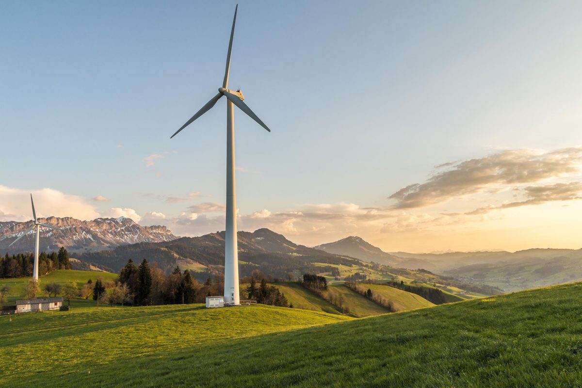 «Gemeinsam machen wir die Schweiz nachhaltiger» Unter dem Dach von Sustainable Switzerland lanciert die NZZ eine themenspezifische Dialogplattform. Ziel ist es, die nachhaltige Entwicklung der Schweizer Wirtschaft sichtbar zu machen und einen Mehrwert für die Gesellschaft als Ganzes zu schaffen.