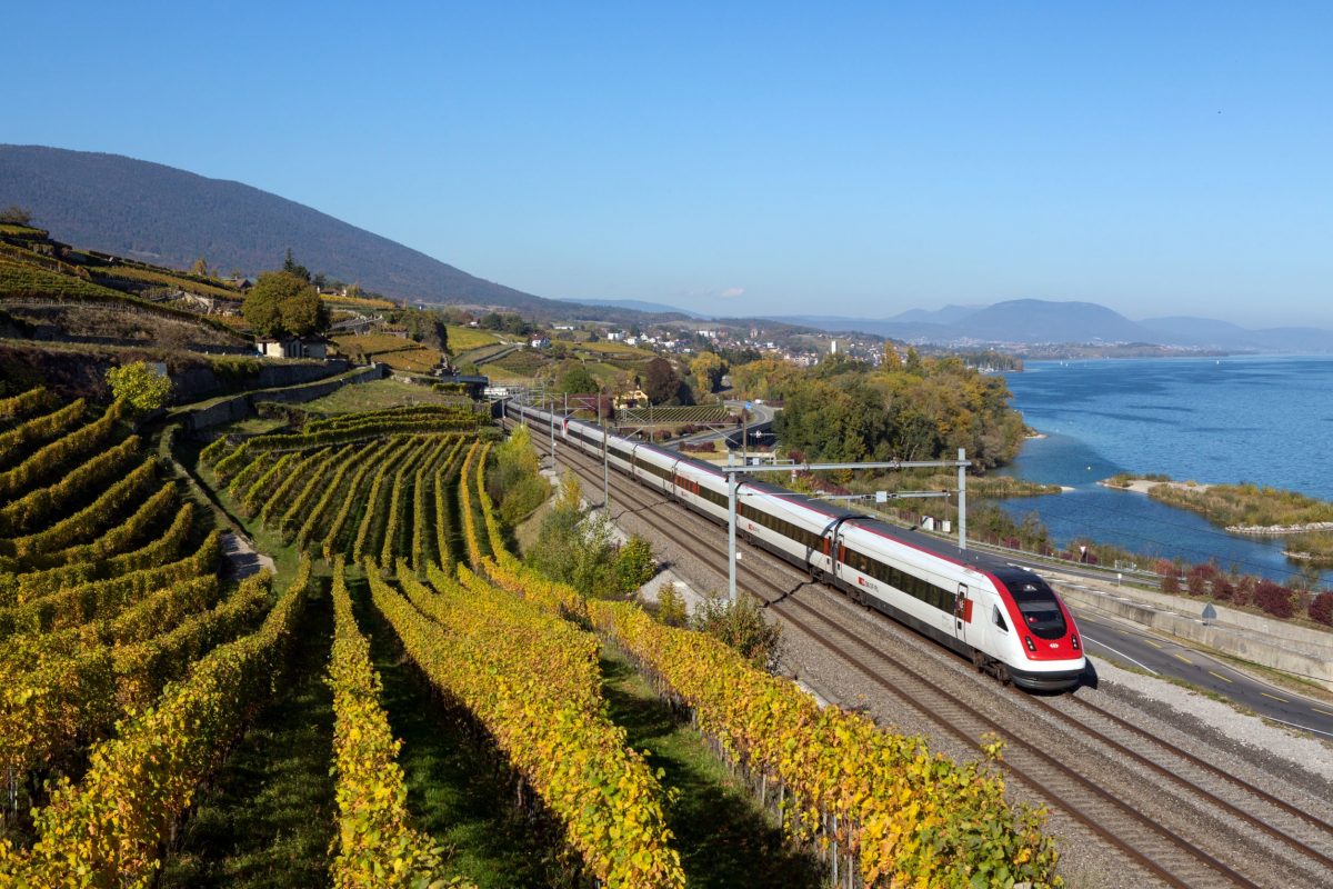 Geschäftsreisen mit der Bahn: «Viele Firmen überdenken ihren Umgang mit der Mobilität» Reto Bollhalder, Leiter SBB Geschäftskunden bei SBB CFF FFS, über die Chancen nach den beiden Corona-Jahren, neue Arbeitsformen und innovative ÖV-Abonnements für Pendler.