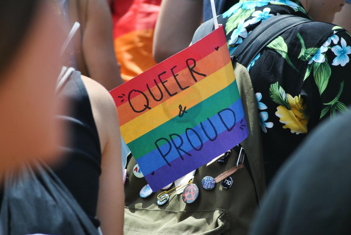 Queere Menschen erleben am Arbeitsplatz oft Diskriminierung