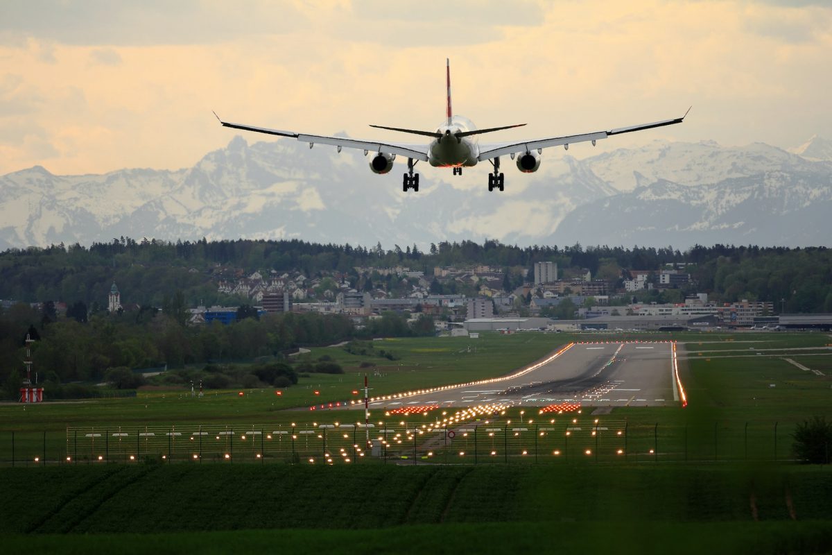 Der Flugverkehr in der Schweiz erholt sich weiter stark